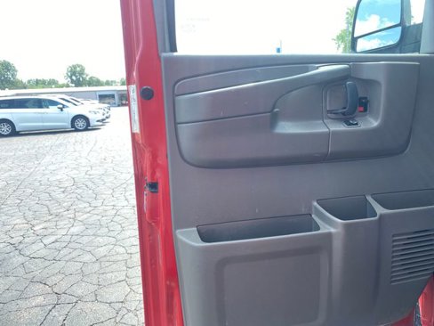 Used 2014 Chevrolet Express 3500 Extended image 14