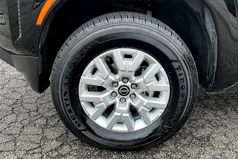 Used 2023 Nissan Frontier SV image 30