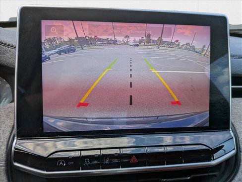 Used 2024 Jeep Compass Latitude image 13