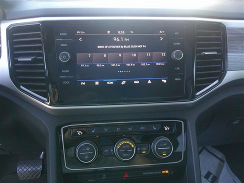 Used 2022 Volkswagen Atlas Cross Sport SE w/ Panoramic Sunroof Package image 13