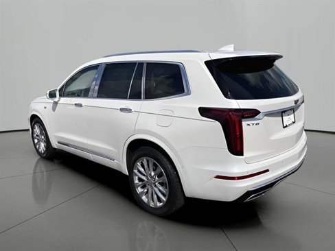 Used 2020 Cadillac XT6 Premium Luxury image 3