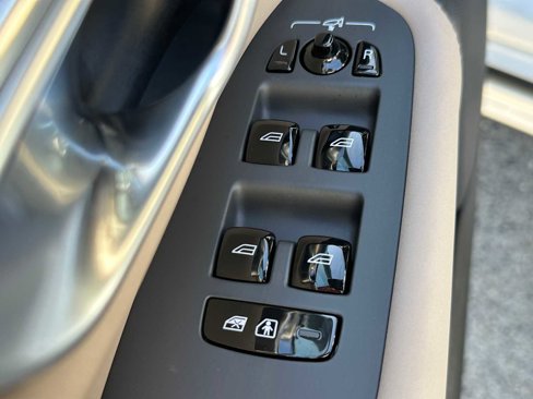 New 2026 Volvo XC90 B6 Plus w/ Protection Package Premier image 22