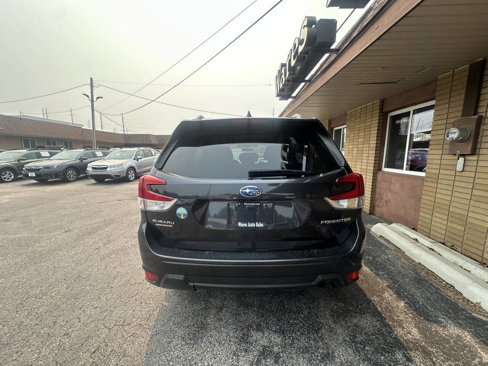 Used 2019 Subaru Forester Premium w/ All-Weather Package image 8