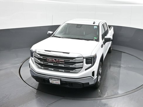 New 2025 GMC Sierra 1500 SLE image 13