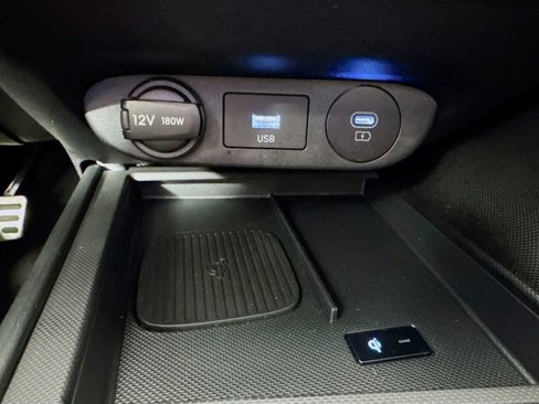Certified 2025 Hyundai Elantra Sport image 32
