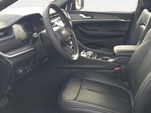 New 2025 Jeep Grand Cherokee Limited w/ Black Appearance Package image 10