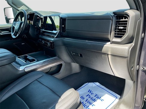 Used 2024 Chevrolet Silverado 3500 LTZ w/ LTZ Convenience Package image 30