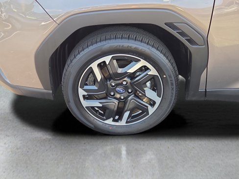 Certified 2025 Subaru Forester Limited image 2