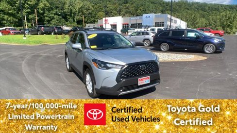 Certified 2022 Toyota Corolla Cross LE image 1