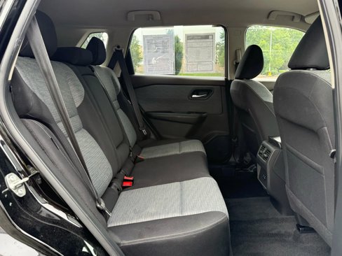 Used 2021 Nissan Rogue SV image 25