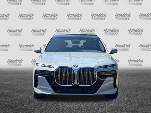 New 2026 BMW 750e xDrive image 3
