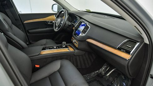 Certified 2025 Volvo XC90 B6 Plus image 16