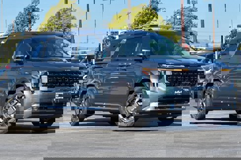 New 2026 Kia Carnival SX image 2