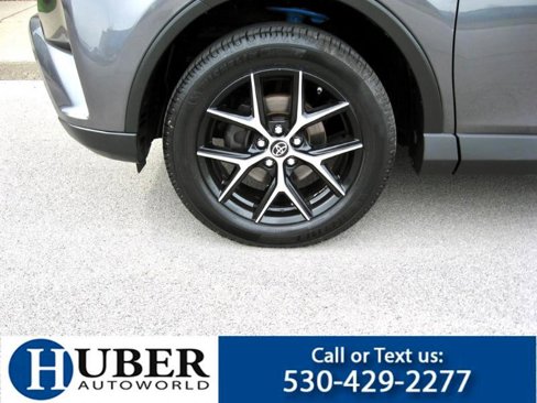 Used 2018 Toyota RAV4 SE image 16