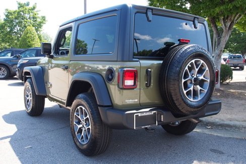 Used 2025 Jeep Wrangler Sport image 5