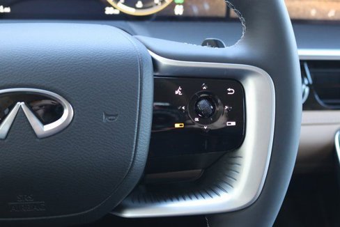 New 2025 INFINITI QX80 Luxe image 30