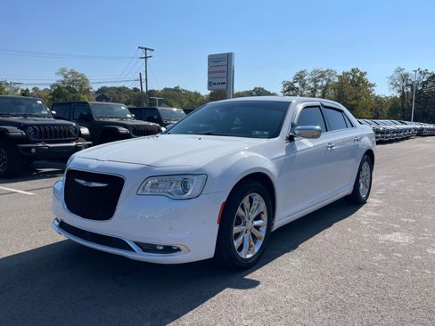 Used 2018 Chrysler 300 Limited w/ Safetytec Plus Group image 7