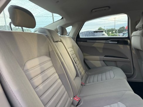 Used 2019 Ford Fusion SE image 36