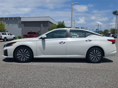Used 2023 Nissan Altima 2.5 SV image 19