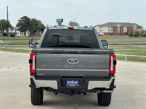 New 2025 Ford F250 Lariat w/ Chrome Package image 6