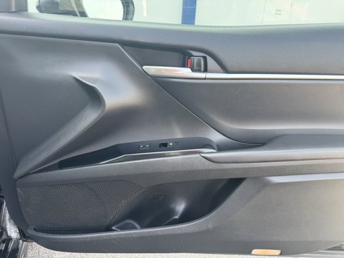Used 2018 Toyota Camry SE image 26