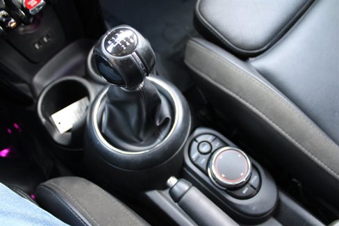 Used 2019 MINI Cooper S w/ Signature Upholstery Package image 29