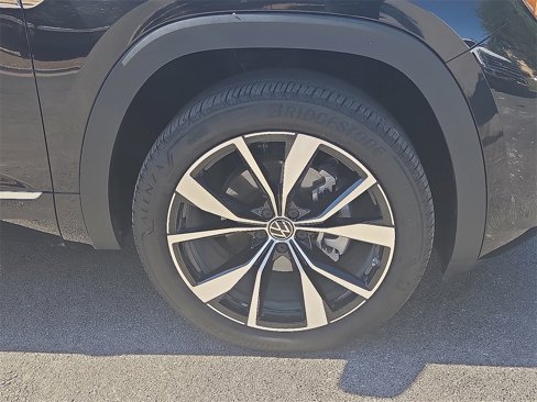 Used 2025 Volkswagen Atlas SEL Premium R-Line image 7