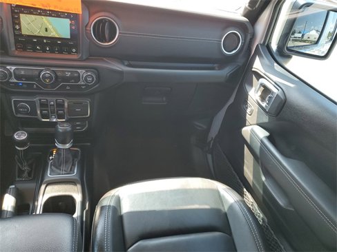 Used 2023 Jeep Wrangler Unlimited Sahara image 33