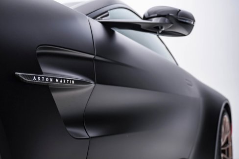 New 2025 Aston Martin V8 Vantage Coupe image 7
