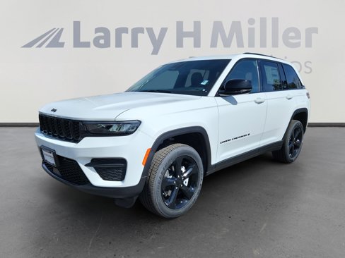 New 2025 Jeep Grand Cherokee Altitude image 1