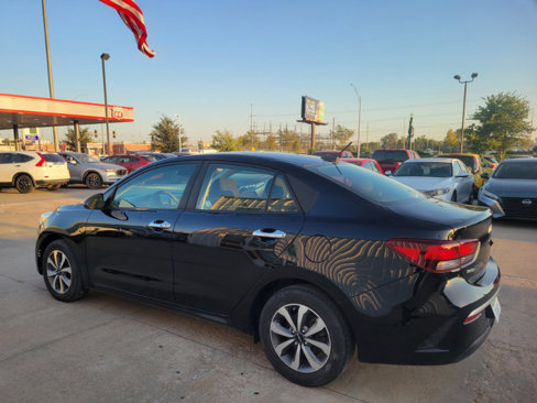Used 2022 Kia Rio S w/ Technology Package image 5