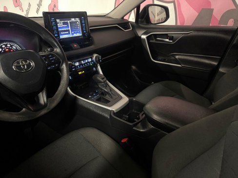 Used 2022 Toyota RAV4 XLE image 19