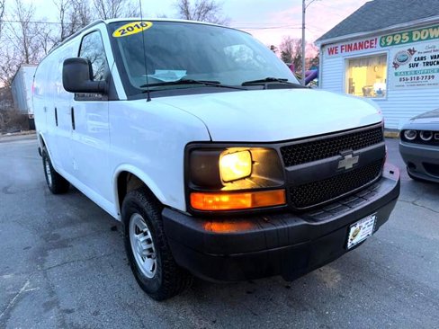 Used 2016 Chevrolet Express 2500 image 4