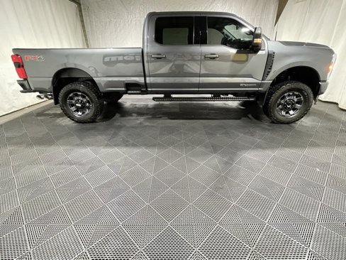 Used 2023 Ford F250 Lariat w/ Sport Appearance Package image 4