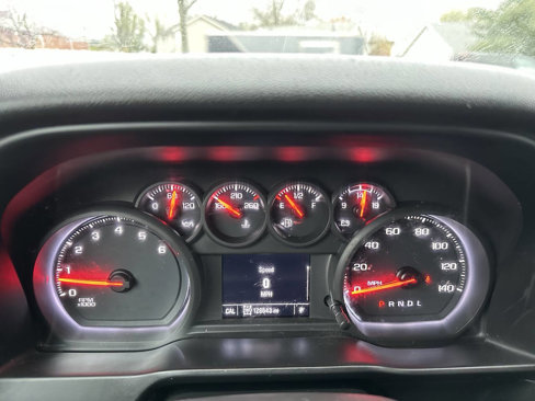 Used 2020 Chevrolet Silverado 1500 Custom w/ Custom Value Package image 21