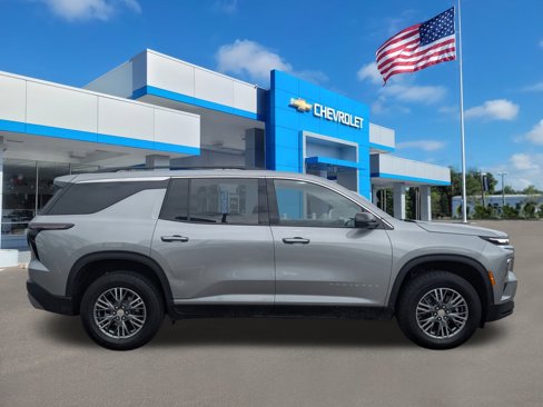 Certified 2024 Chevrolet Traverse LT image 3