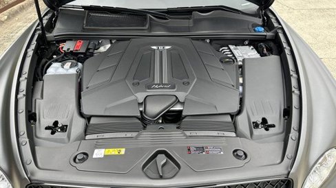 New 2025 Bentley Bentayga Plug-In Hybrid image 12
