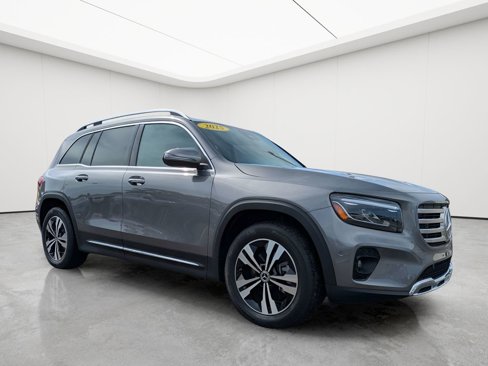 Used 2025 Mercedes-Benz GLB 250 image 2