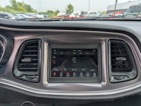 Used 2021 Dodge Challenger SXT w/ Driver Convenience Group image 14