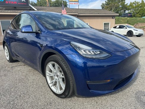 Used 2020 Tesla Model Y Long Range image 1