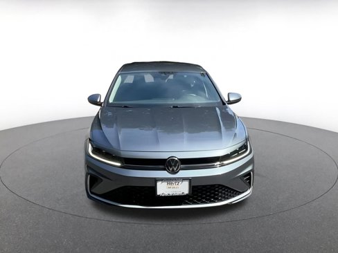Used 2025 Volkswagen Jetta SE image 4