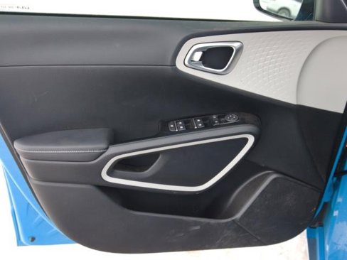 Used 2023 Kia Soul GT-Line image 12