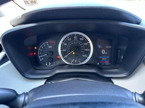 Used 2020 Toyota Corolla LE image 23