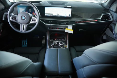 New 2026 BMW X7 M60i image 13