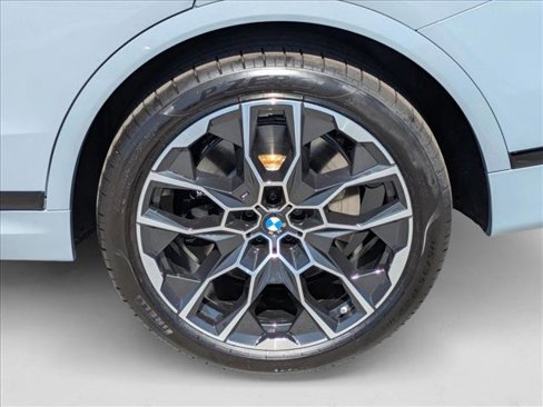 New 2026 BMW X7 M60i image 10