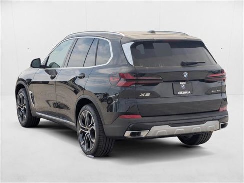 Used 2026 BMW X5 sDrive40i w/ Premium Package image 9