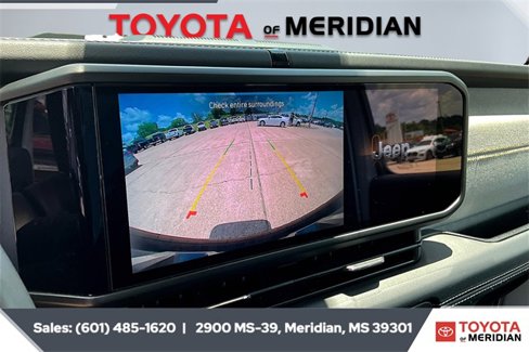 Used 2024 Jeep Wrangler Sahara image 15