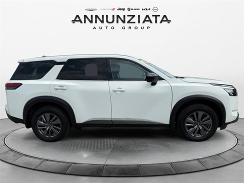 Used 2024 Nissan Pathfinder S image 6