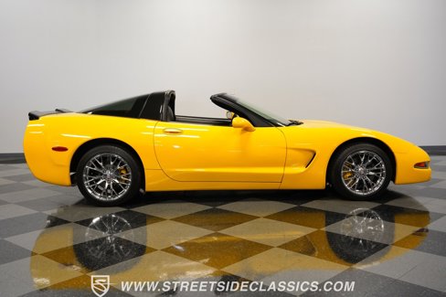Used 2003 Chevrolet Corvette Coupe w/ Preferred Equipment Group image 14