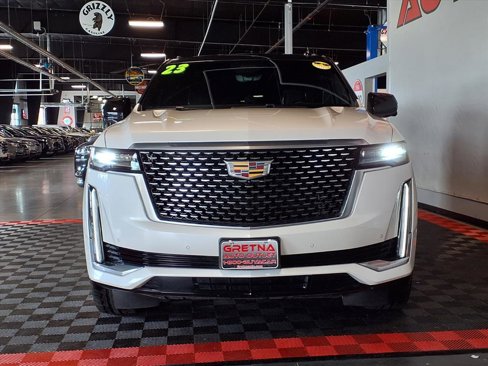 Used 2023 Cadillac Escalade ESV Premium Luxury image 2